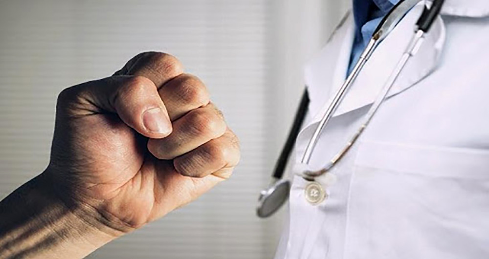 चिकित्सक कुटपिटको विरोधमा स्वास्थ्य सेवा बन्द, ७८ जनाले दिए सामूहिक राजीनामा
