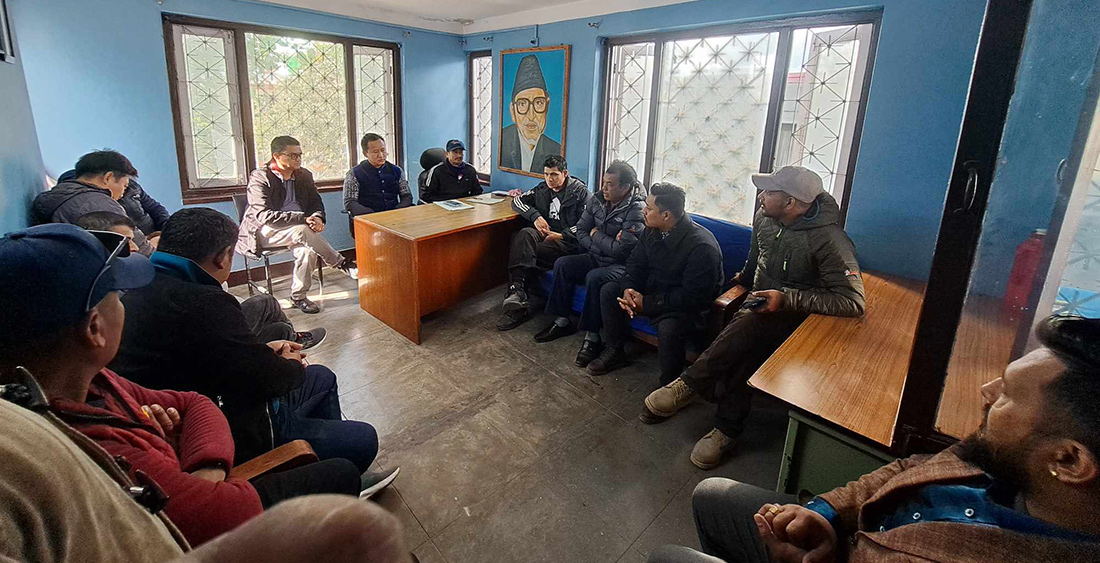 तरुण दलको जिल्ला कार्यसमिति बाट भूकम्प पीडित परिवारलाई राहत आउन सुरु