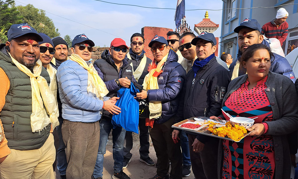 १ सय घर बनाउने लक्ष सहित तरुण दल टोली जाजरकोट प्रस्थान (भिडियो)