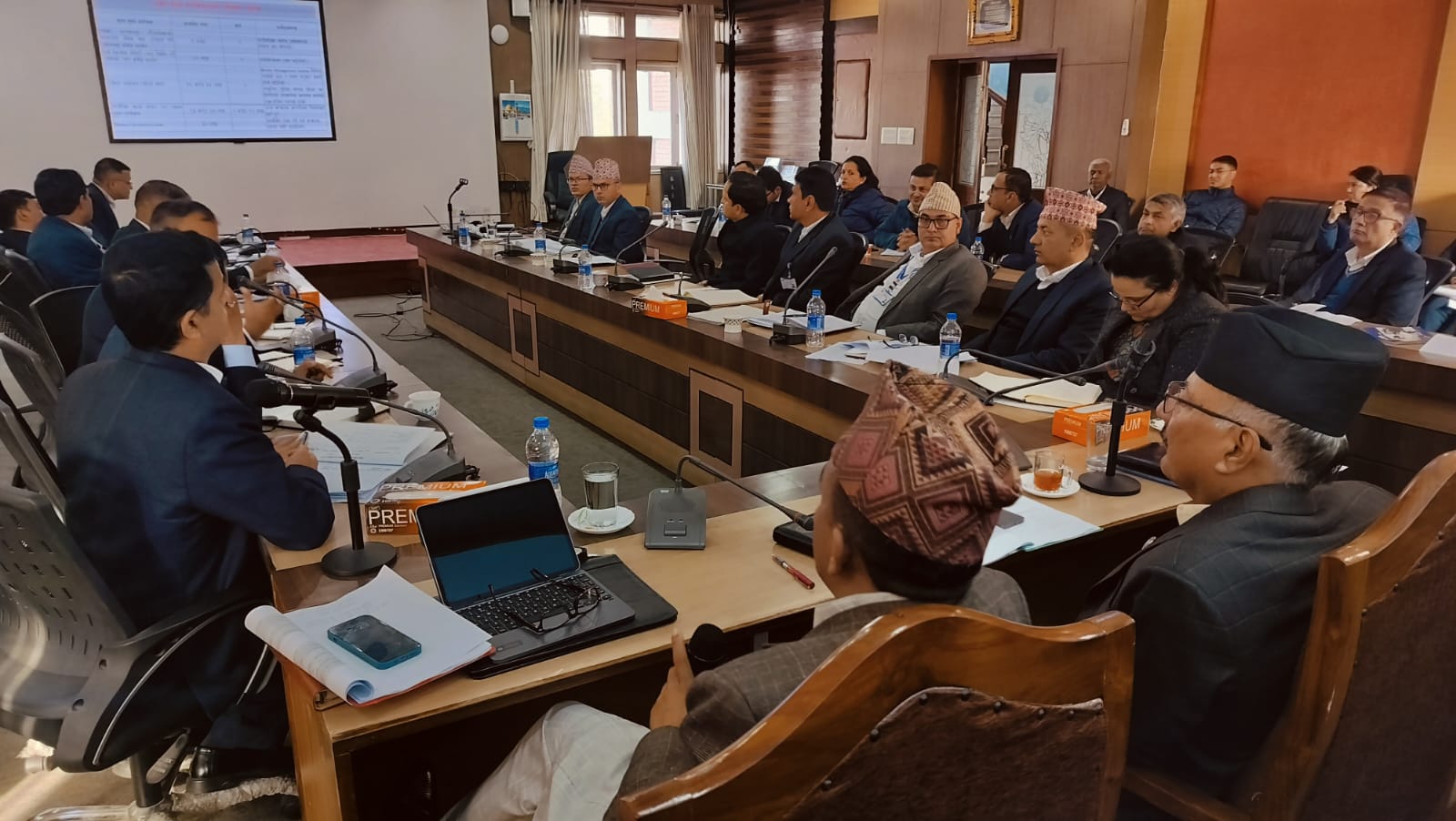 परिणाममुखी काम नगर्ने हो भने नैतिकताको आधारमा बाहिरिने वातावरण बनाउनुहोस्: मन्त्री रिजाल