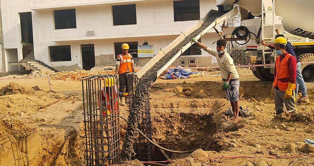 ठेकेदारको लापरबाहीका कारण मोतिहारी-अम्लेखगञ्ज पेट्रोलियम पाइपलाइन समयमै पूरा नहुने