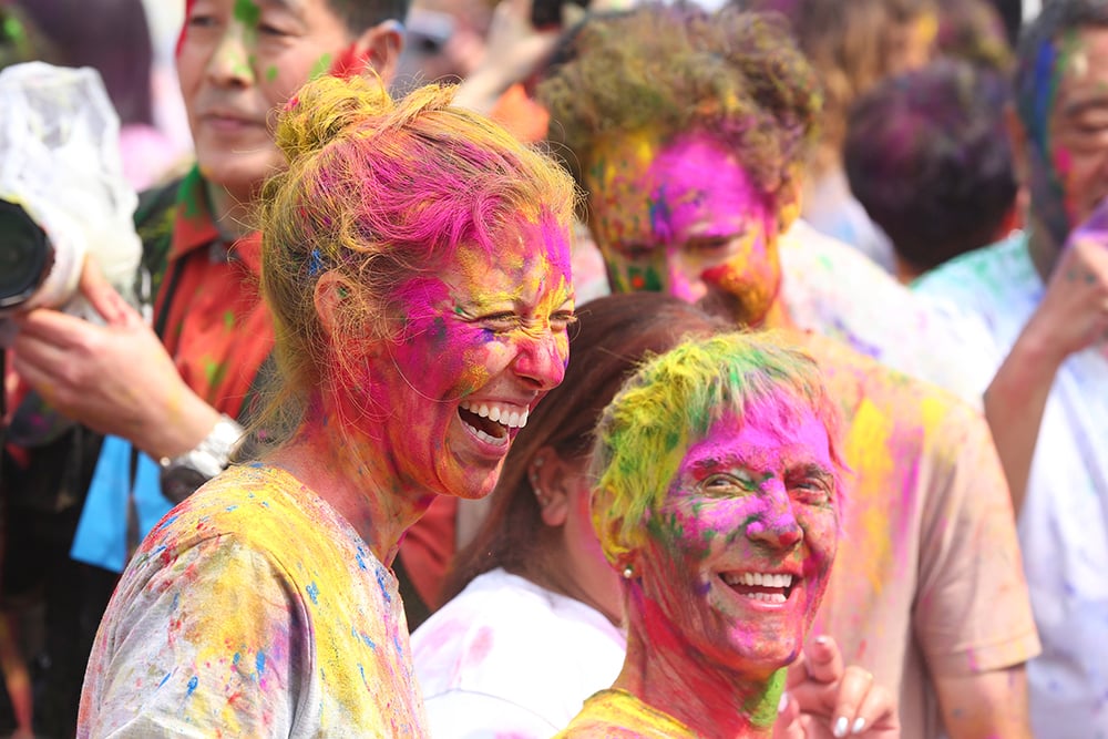 खुला सडकमा होली मनाउन र दलको चुनाव चिन्ह प्रयोगमा निषेध