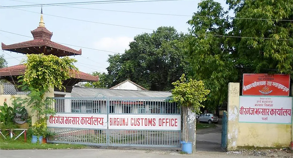 जाँचपास नभएर वीरगञ्ज भन्सारमा थन्किए १२ सय बढी सवारीसाधन