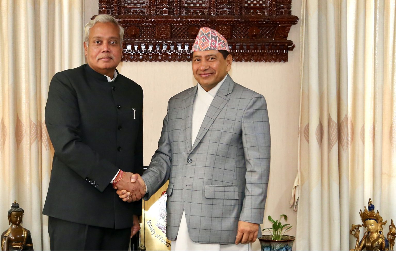 परराष्ट्रमन्त्री श्रेष्ठसँग भारतीय राजदूतको भेट