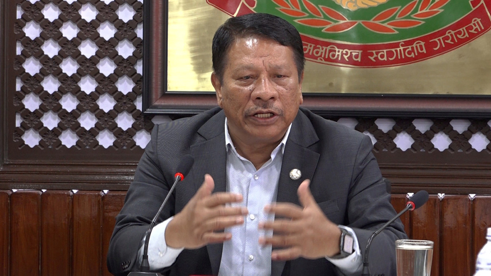 कर्मचारीकै कारण ३ वर्षमा हुने काम ६ वर्षमा पनि हुँदैन: उपप्रधानमन्त्री सिंह (भिडियो)