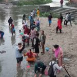 जमरा राख्न बागमतीमा बालुवा खोज्नेको भीड (तस्बिरहरु)