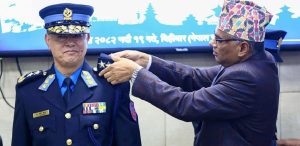 आईजीपी खापुङलाई दर्ज्यानी चिह्न प्रधान
