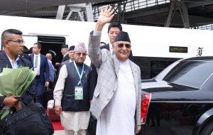 चिनियाँ सैन्य परेड अवलोकन गर्न रेल चढेर बेइजिङ पुगे प्रधानमन्त्री ओली