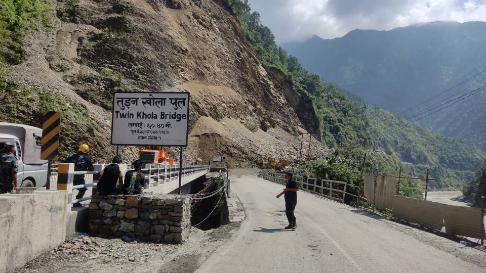 मुग्लिन-नारायणगढ सडक खुल्यो (भिडियो)