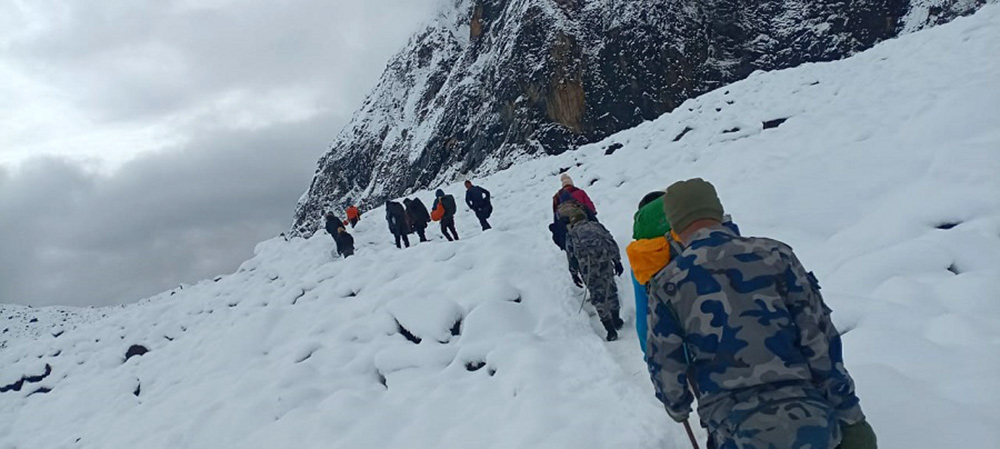 अन्नपूर्ण बेस क्याम्पमा अलपत्र परेका १ सय ६२ जना पर्यटकको उद्धार