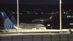 हवाई ट्राफिक कटौती लागू हुँदा १ हजार बढी अमेरिकी उडानहरू रद्ध