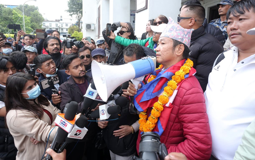 हाम्रो पार्टीको झण्डा हुँदैन, यो देश अब हामीले बनाउनुपर्छ : हर्क साम्पाङ (भिडियो)