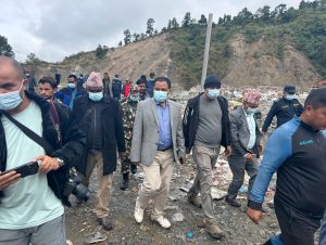 तत्काललाई टर्‍यो फोहोरको अवरोध : गाडी सञ्चालन