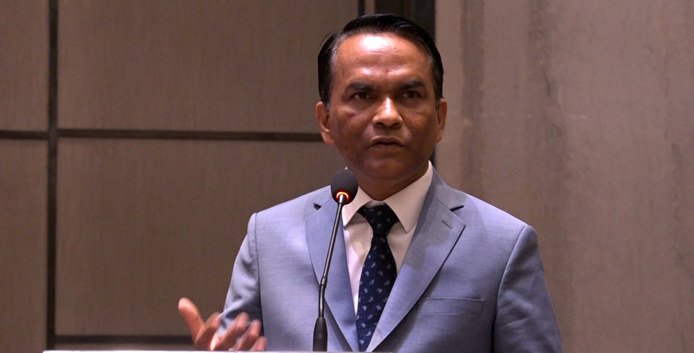 बैंकहरुले ‘लोन प्याकेज’ पुनरावलोकन गर्नुपर्छः गभर्नर पौडेल