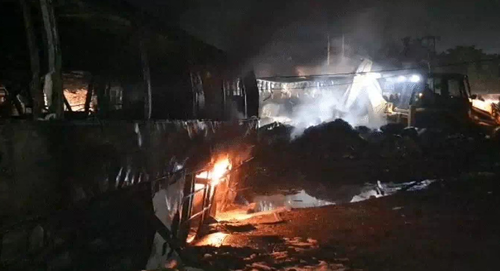 दिल्ली जाँदै गरेको बसमा आगलागी : २ नेपालीको मृत्यु