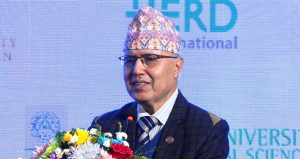 उपयोग गर्न नपर्ने औषधी पनि उपयोग गर्न बाध्य पारिएको छ: अर्थमन्त्री