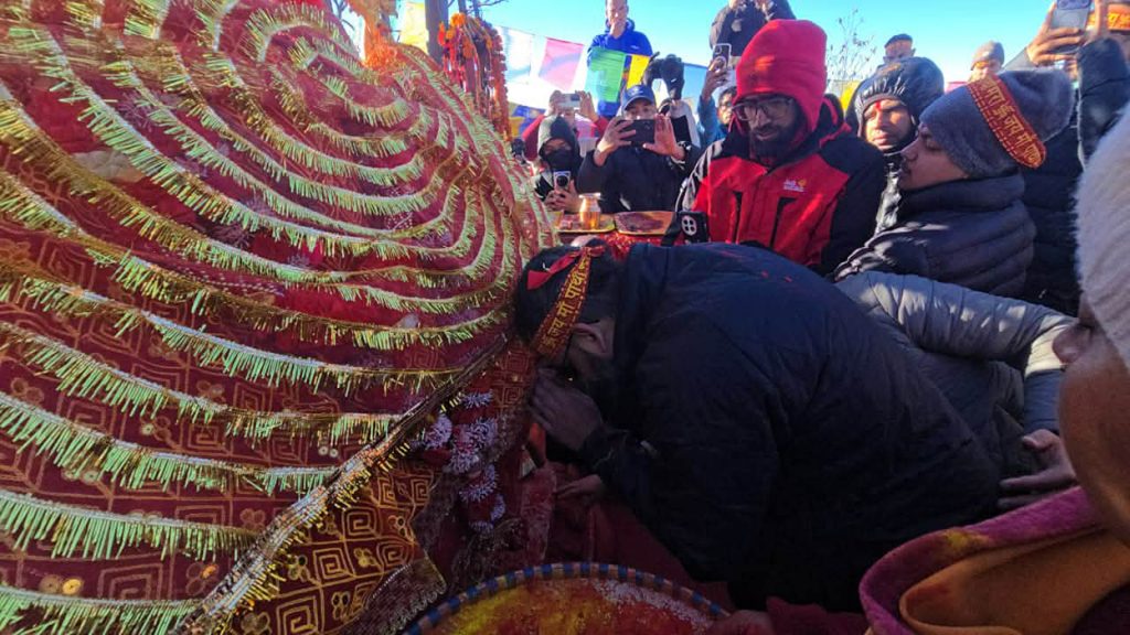 बालेनले गरे पाथिभरा माताको दर्शन, आजै झापा आउने