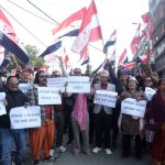 कांग्रेसको विवाद उत्कर्षमा: देउवा पक्षधर नेताहरू सडकमा (तस्बिरहरु)
