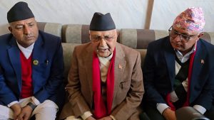 पत्रकारलाई केपी ओलीले भने- झापा के को इपी सेन्टर ? वाइयत कुरा !