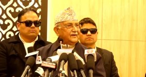 बालेन ठुटे सिङ लिएर म सँग सिँगौरी खेल्न झापा पुगेछन्: केपी ओली