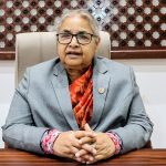 स्वास्थ्य बीमा समस्याबारे सरोकारवालासँग छलफल गर्दै प्रधानमन्त्री