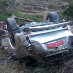 चालक निदाउँदा स्कारपियो खस्यो, ४ जना घाइते