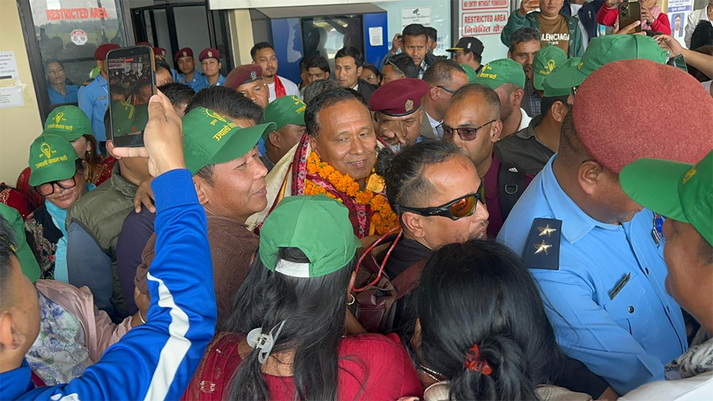 आमसभालाई सम्बोधन कुलमान धनगढीमा