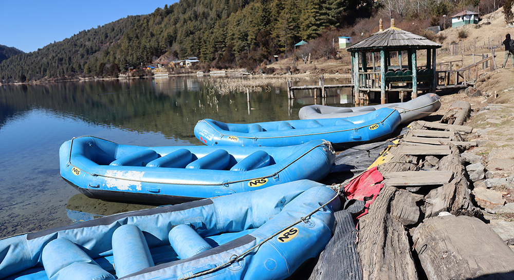 निर्वाचनले रारा क्षेत्रमा पर्यटकको चहलपहल घट्यो (तस्बिरहरु)