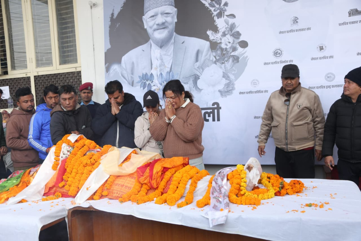 तस्बिरमा हेर्नुस् अभिनेता सुनिल थापाको अन्तिम बिदाई