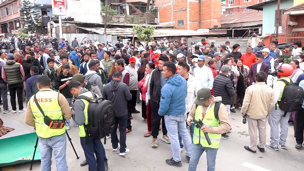 एमालेको आन्दोलन जारी, प्रधानमन्त्री र गृहमन्त्रीको छानबिन गर्न माग