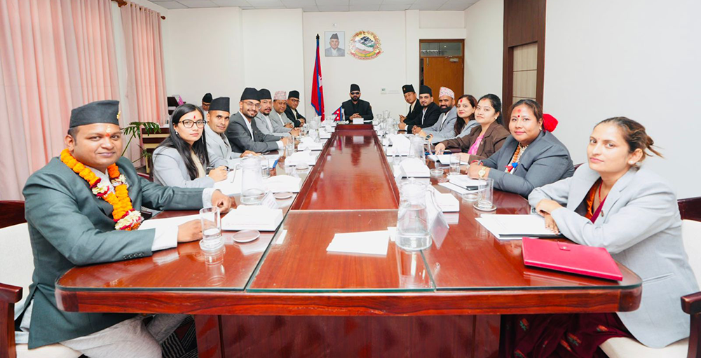 मन्त्रिपरिषद् बैठक बस्दै