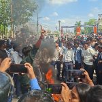 परीक्षा रोकिएपछि वीरगन्जको हरि खेतान क्याम्पस रणमैदानमा परिणत (तस्बिरहरु)