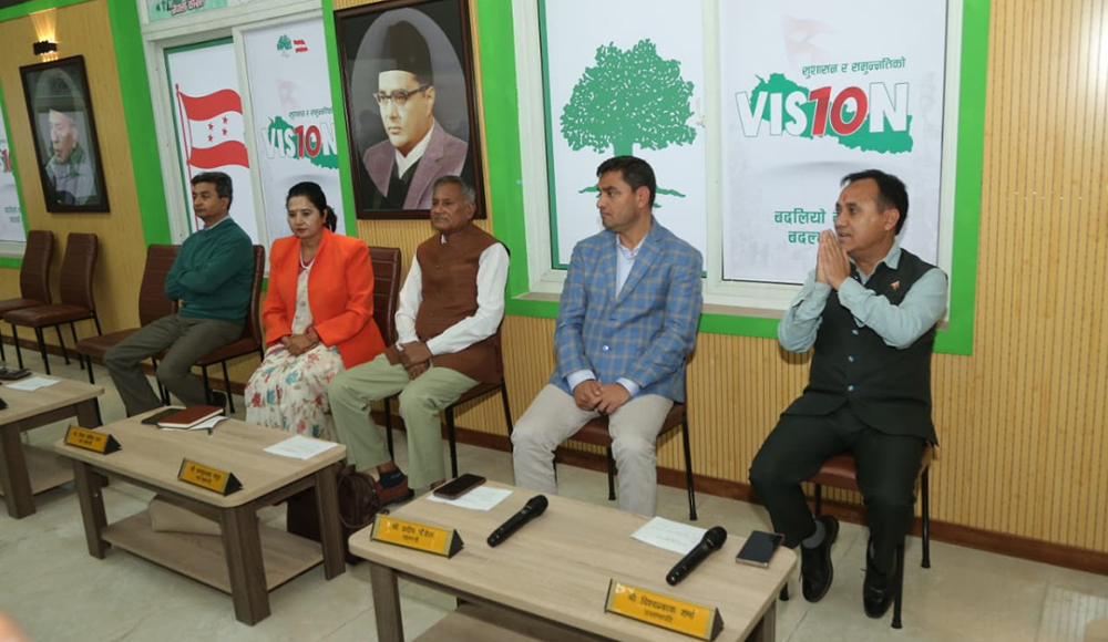 कांग्रेस बैठक सुरु, सभापति थापा अनुपस्थित (तस्बिरहरू)