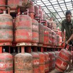 भारतमा ग्यासको चरम अभाव, होटल तथा रेस्टुरेन्टहरू बन्द हुने अवस्थामा