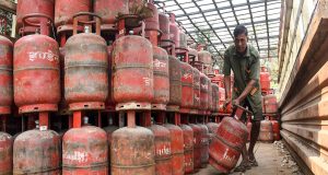 मध्यपूर्व युद्धले भारतको ग्यास आपूर्ति जोखिममा, रेस्टुरेन्ट व्यवसायी संकटमा