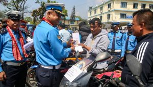 हराएका ५० वटा मोटरसाइकल प्रहरीद्वारा धनीलाई हस्तान्तरण