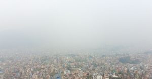 तुवाँलो काठमाडौं ढाक्दा वायु प्रदूषण बढ्दो (तस्बिरहरु)