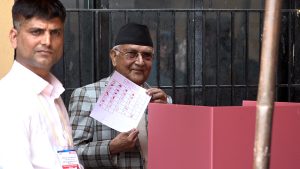 ओलीले मतदानपछि भने : देशलाई स्थिरतामा लैजानुपर्नेछ