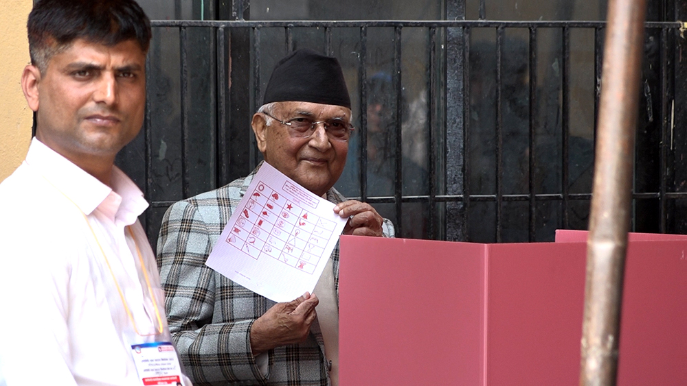 ओलीले मतदानपछि भने : देशलाई स्थिरतामा लैजानुपर्नेछ