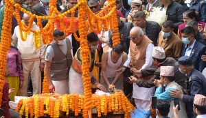 पशुपति आर्यघाटमा ओलीका  पिताको गरियो अन्त्येष्टि (तस्बिरहरू)