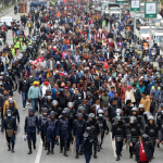 ओली रिहाइको माग गर्दै सडकमा उत्रिए एमाले कार्यकर्ता (तस्बिरहरू)