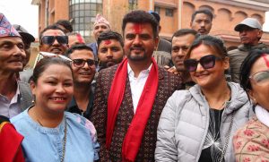 अघिल्लो पुस्ताले हामीलाई फुच्चे र नालायक भने, अब समय फुच्चे र नालायककै आयो: राजीव खत्री