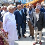 पूर्वप्रधानमन्त्री ओलीलाई भेट्न गुन्डु पुगे राष्ट्रपति पौडेल (तस्बिरहरु)