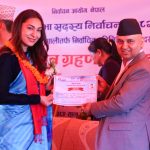 समानुपातिक सांसदहरूलाई आयोगले दियो प्रमाणपत्र (तस्बिरहरू)
