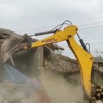 वृन्दावन नगरपालिकाले अतिक्रमित संरचनामा चलायो डोजर, भवन निर्माणको बाटो खुल्यो