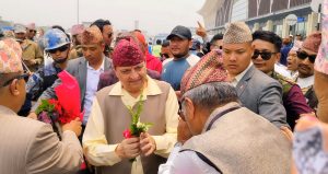 पूर्वराजा ज्ञानेन्द्र शाहलाई पोखरा विमानस्थलमा गरियो स्वागत (तस्बिरहरु)