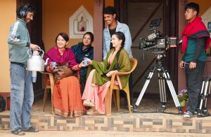 ‘बाः एक योद्धा’मा आमा-छोरीको मुख्य भूमिकामा देखिँदै झरना र सुहाना