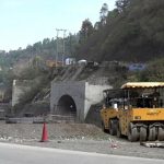 बजारमा बिटुमिनको चरम अभाव, नागढुङ्गा-मुग्लिङ सडकको काम रोकियो