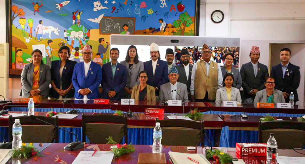 संसदीय समितिका सभापतिले लिए पद तथा गोपनियताको शपथ (तस्बिरहरू)