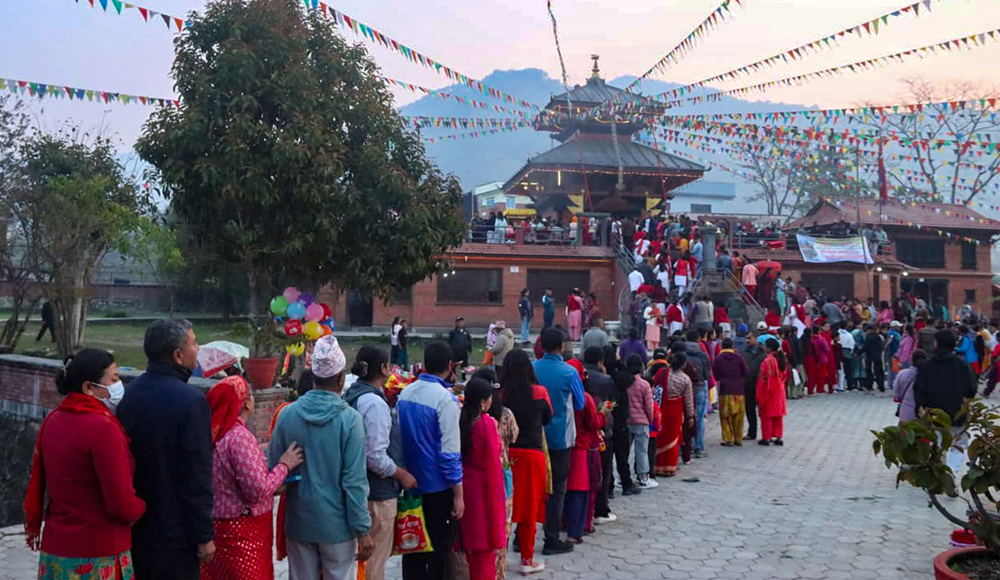 नयाँ वर्षका दिन सपनतीर्थ मेलामा भक्तजनको भीड (तस्बिरहरु)